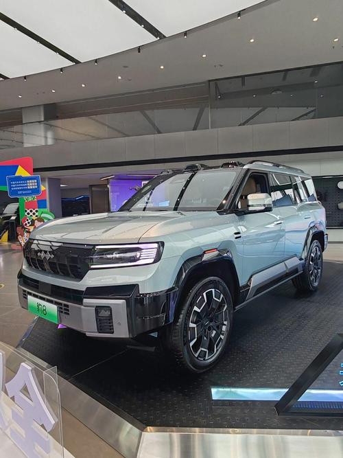 成都107比亚迪方程豹硬派越野的爆款，英菲尼迪35周年与你共成长